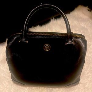 Tory Burch Robinson purse
Classic handbag!